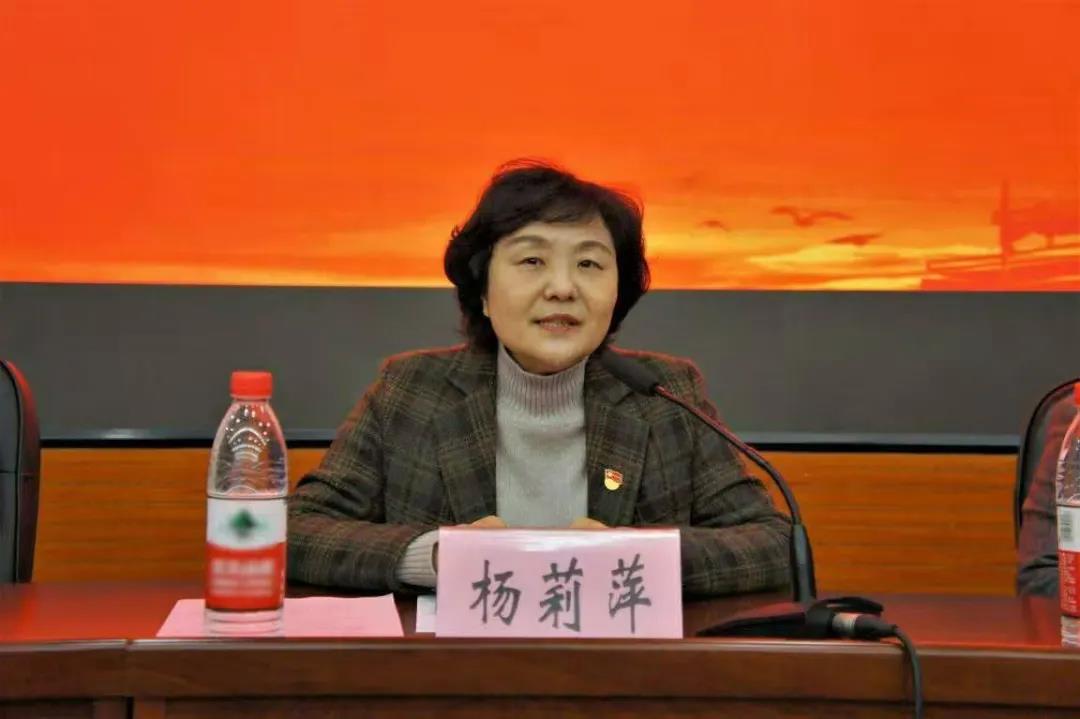 D744 D744